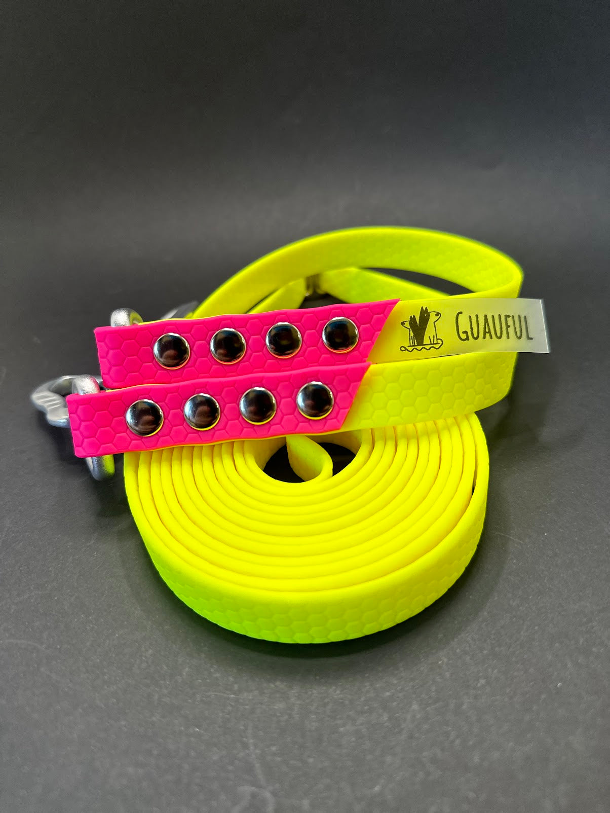 Two-tone handle strap